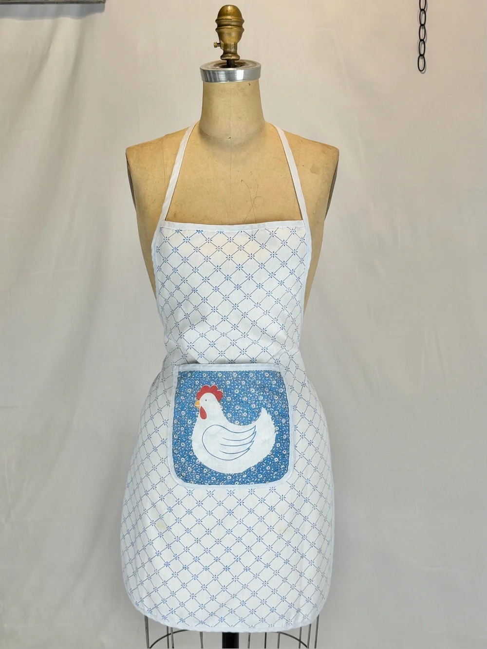 VINTAGE 80s farmhouse country chicken hen full kitchen apron blue floral smock